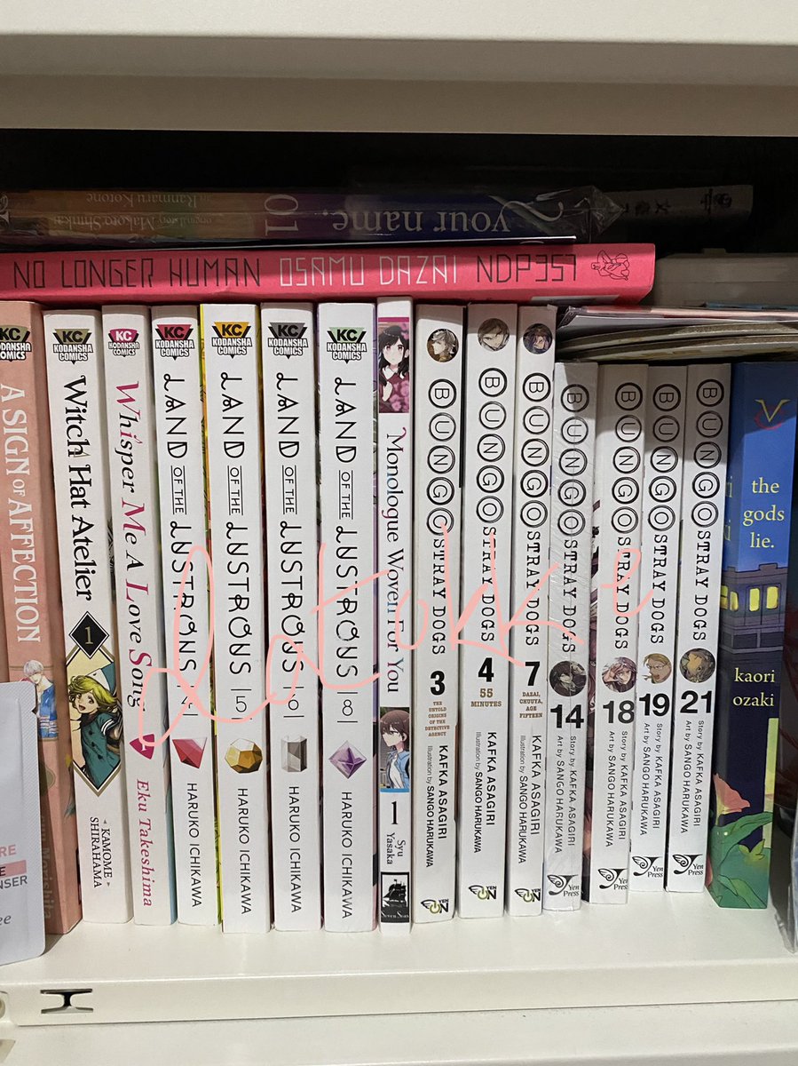 dotokke's tweet photo. hii so i decided to get rid of some mangas from my personal collection^^ 

i’ll be starting uni soon so i wont be home very often to take care of these 🥲

if anyone’s interested in any of my manga just dm me for the price 😆 https://t.co/brHYRdFXML