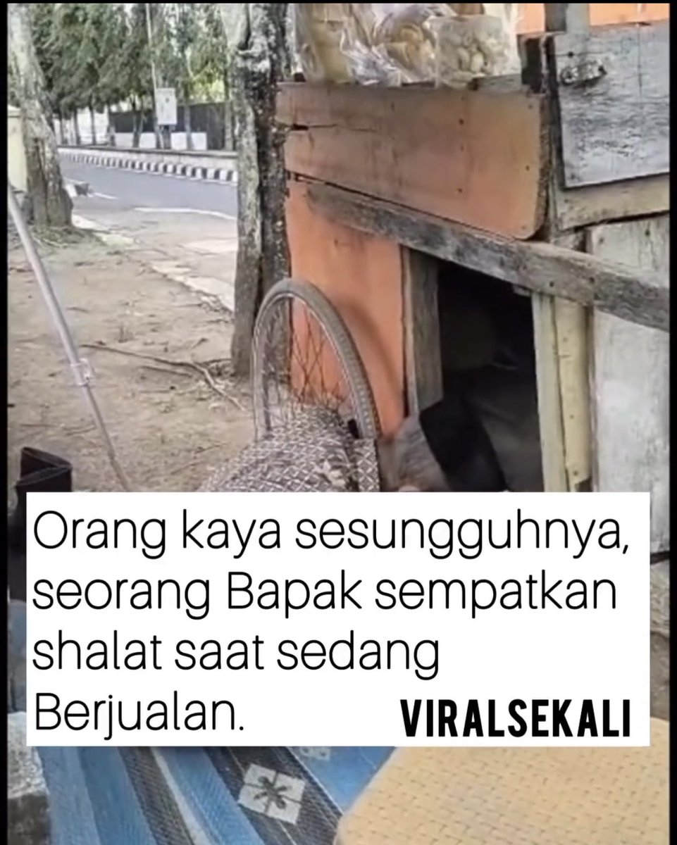sosmedkeras's tweet photo. Mungkin dunia tidak memihakmu pak,tapi allah telah mempersiapkan surga yang indah tanpa ada kesusahan di dalamnya, smoga sehat panjang umur pak.

Bapaknya berjualan didepan stadion Moech Magelang. Silahkan dilarisin yang berbaik hati 🥲
.
.
Sc: [ m.bahrunnajach ] https://t.co/ydudPJ8tym