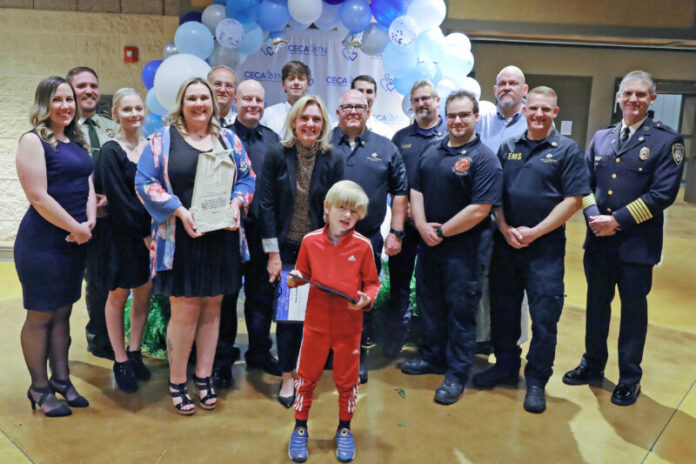emswire's tweet photo. Williamson Health EMS Honored With Star of Life Award.
➡️ https://t.co/lRS7XROtoB
#EMS #Honored #Williamson_Health #Life_Award #first_responders #paramedics #CPR #Fire_Rescue https://t.co/aXDE4cPCnE