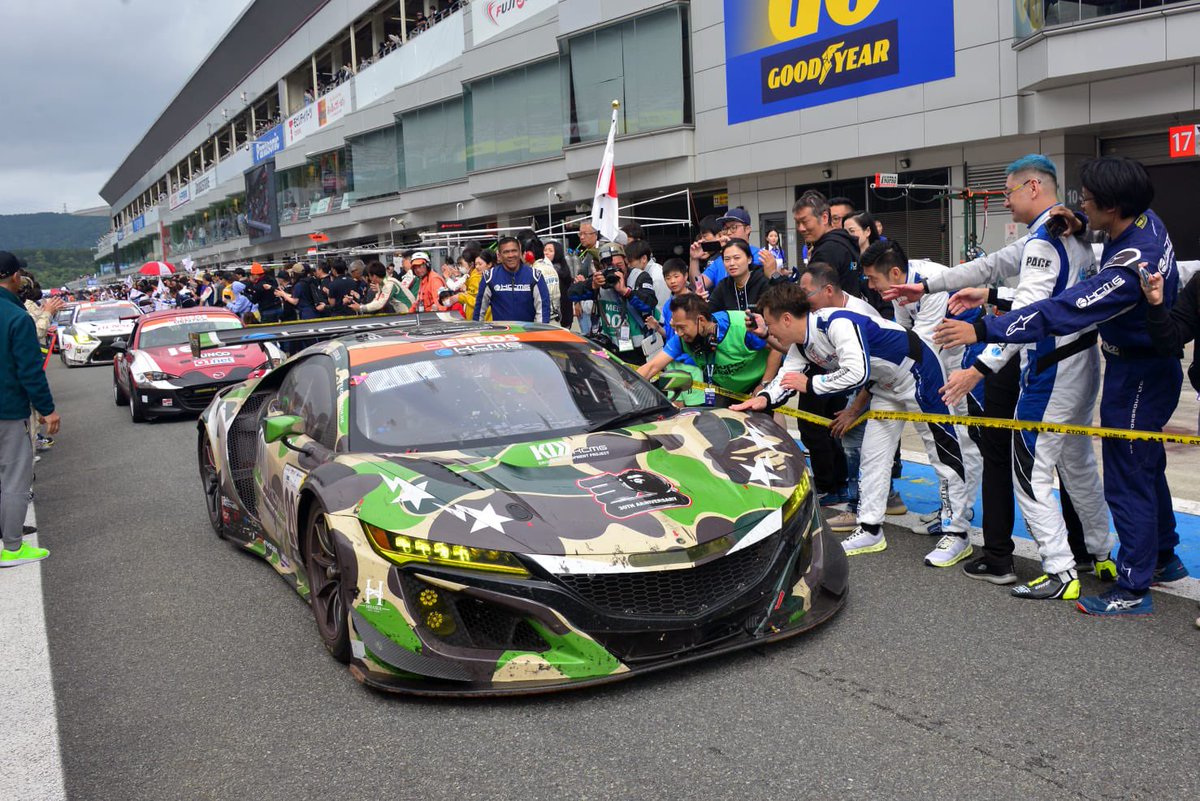 Dramatic finish as #TeamKCMG clinches podium after <a href="/edoardoliberati/">edoardo liberati</a>’s great overtaking during the final minutes of <a href="/SuperTaikyu_STO/">スーパー耐久シリーズ</a> #24HFuji. Final result P3 overall!