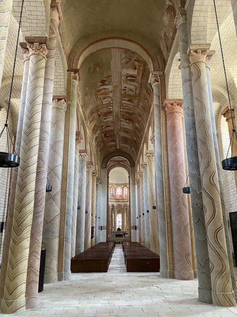 bonuscr's tweet photo. Abbaye de #StSavin (86) https://t.co/z9GXwTeePr