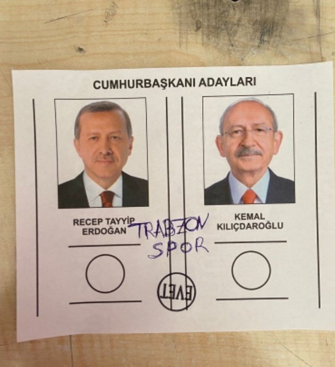 Bir seçmen oy pusulasına “Trabzonspor” yazarak oyunu geçersiz yaptı.