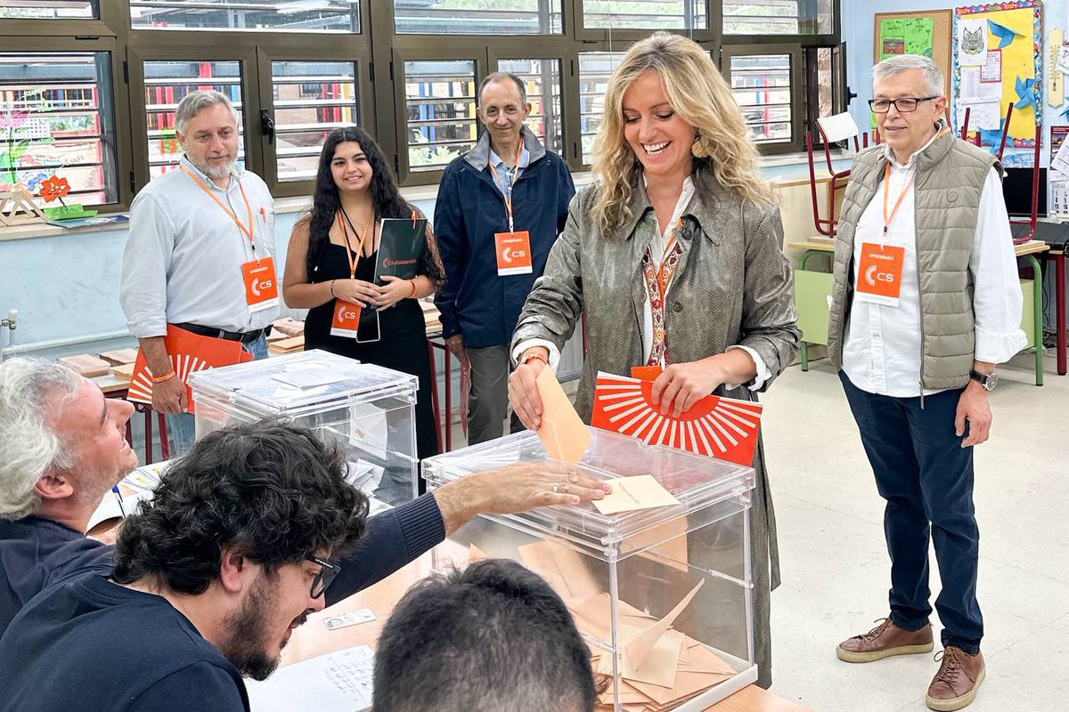 ArucaGomez's tweet photo. Vota valiente, 
Por ti, por los tuyos, por todos. 
🧡 https://t.co/LyREx6mgAb