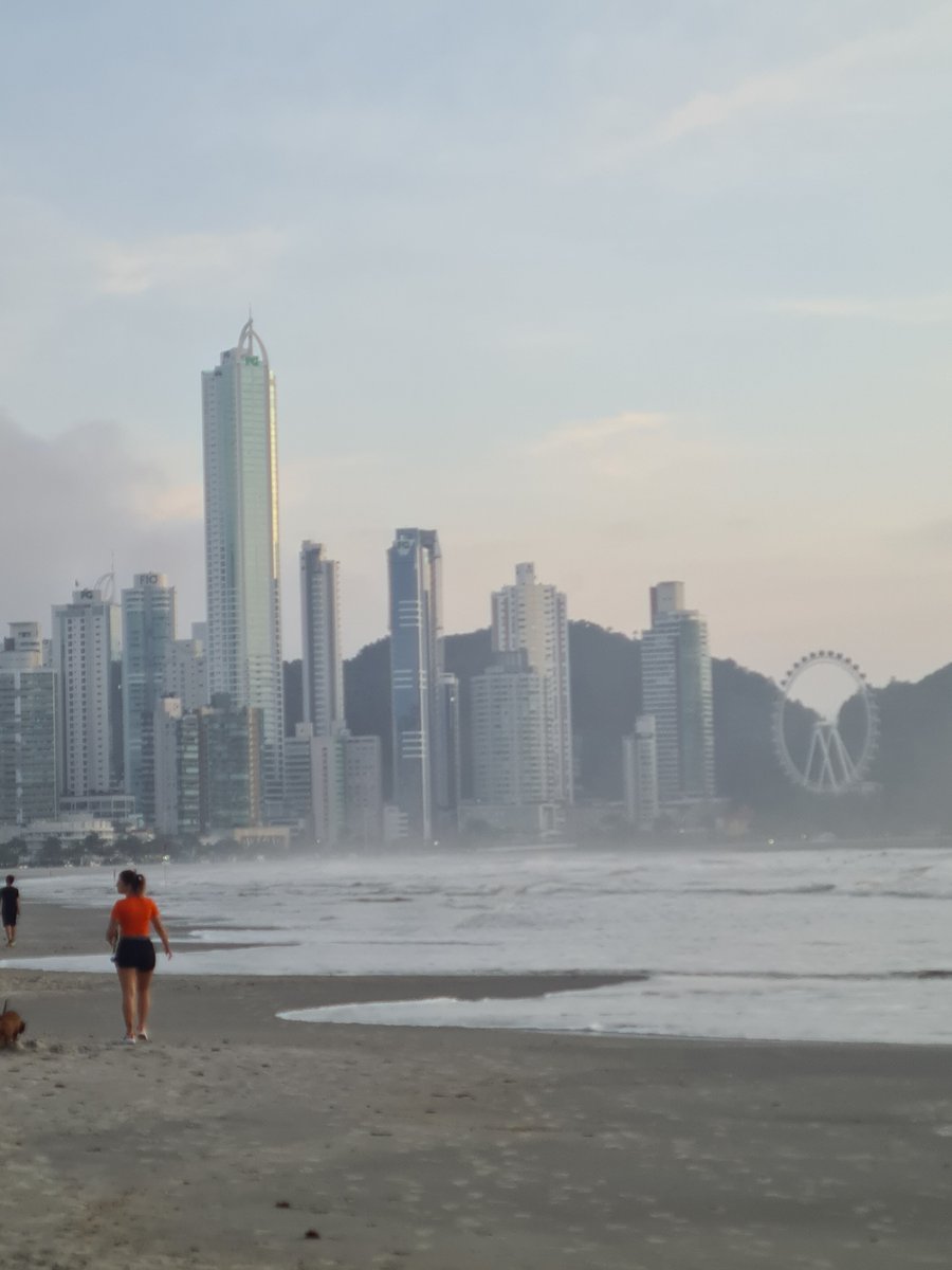 odanielscott's tweet image. Falaram que eu tenho dissonância cognitiva por achar que Balneário é o Brasil que deu certo.

Se isso é estar errado, eu prefiro não estar certo 🤗