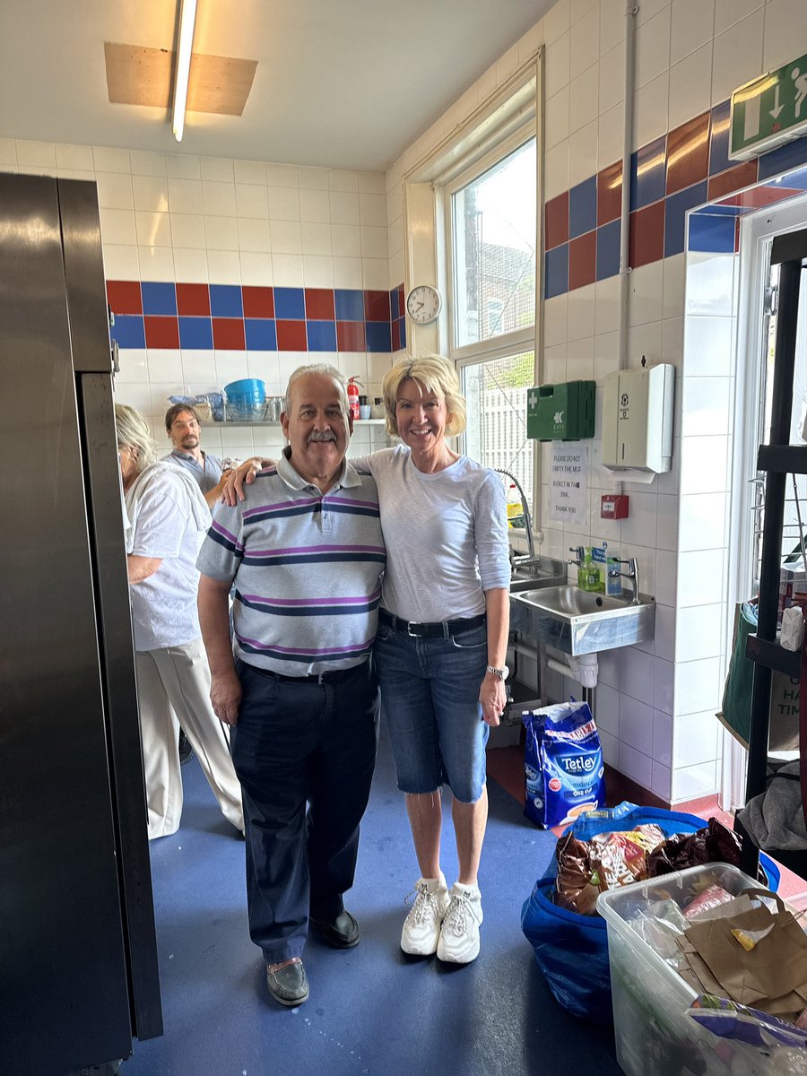 Donna_Scully's tweet photo. Every Sunday morning @MickWhitleyMP turns up at our breakfast club & washes the dishes. He did it before he became an MP & has continued since. He has our full support & you won’t meet a more hardworking, hands on, down to earth, committed MP. Birkenhead needs him. #VoteforMick https://t.co/jO1gC5PIp8