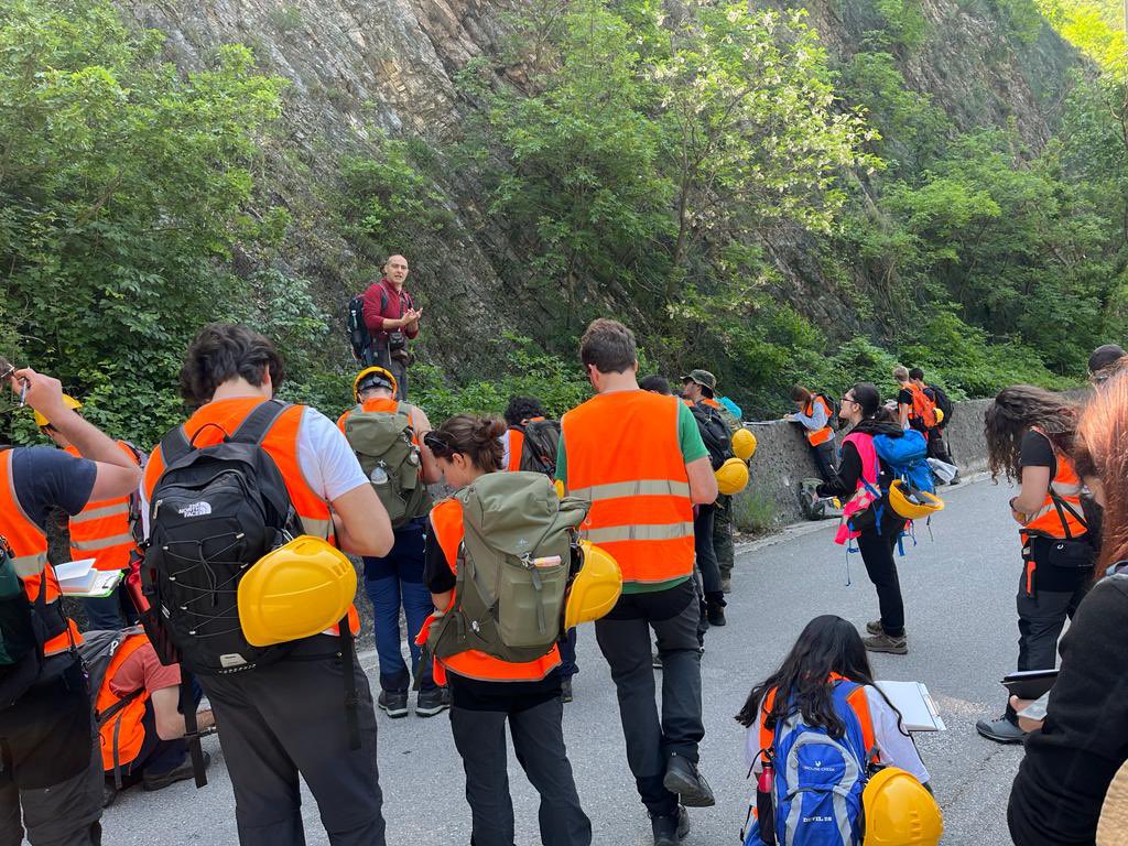 Geological Field Course! University of Bologna.
Geological mapping in the Mt Petrano area, Northern Apennines fold-and-thrust belt!
Fascinating geology and highly motivated students!
Thanks to the students and my colleagues Giulio Viola, Riccardo Asti, Giacomo Carloni