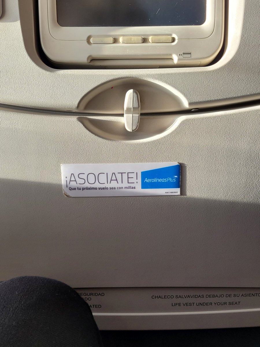 lularll's tweet photo. Con esta vista no puedo decir que no a los beneficios de ser parte de AerolineasPlus
#marketingaUBA 
@jpbaldomar https://t.co/bTsdkyM4mD