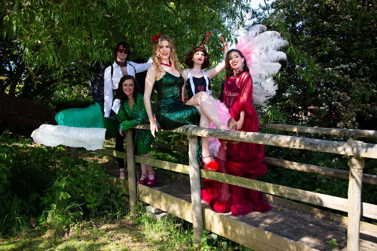 Introducing... Black Mountains Burlesque! Five dancers brought a riot of colour to the Festival east night with their bedtime stories for grown-ups. 📸: @billie_charity #HayFestival2023