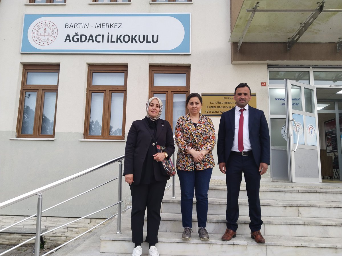 📍#Bartın 

Bugün Büyük #Türkiye Zaferi için sandıklardayız.

Sandık görevlilerimize kolaylıklar diledik.

Milli iradenin tecelli edeceği sandıklarımıza hep beraber sahip çıkacağız.
<a href="/aysekesir/">Ayşe Keşir 🇹🇷🇹🇷🇹🇷</a> <a href="/Emine_Gozgec16/">Av. Emine Yavuz Gözgeç</a> <a href="/ElifYesimAraz1/">Elif Yesim Çağlar 🇹🇷🇹🇷🇹🇷</a> <a href="/ZHatip/">Zehra Hatipoğlu</a> <a href="/evrenayvaz74/">Evren Ayvaz</a>