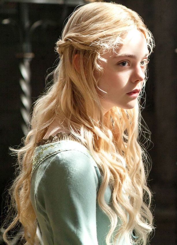 sycasns's tweet photo. @moviemenfes let's talk about elle fanning as aurora https://t.co/lSEigtDOQe