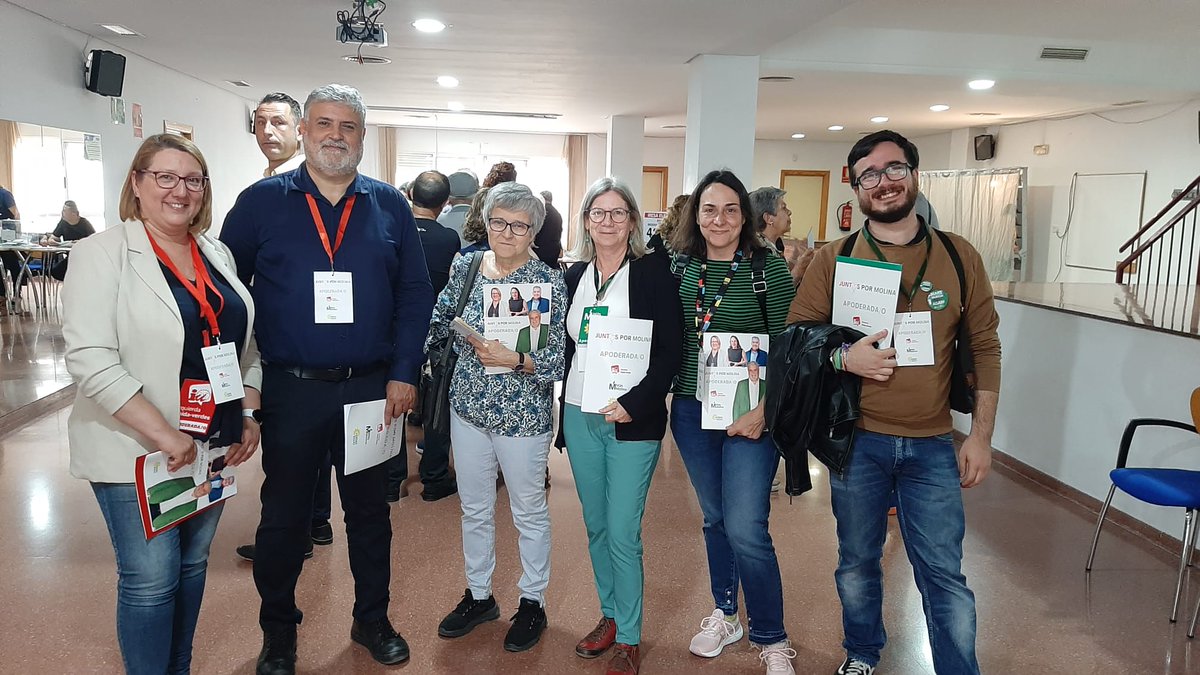 Nuestras candidatas ya han cumplido hoy con su obligación democrática 😉.
¿Aún no has votado? Vota, Vota,  Vota... 😆✊️