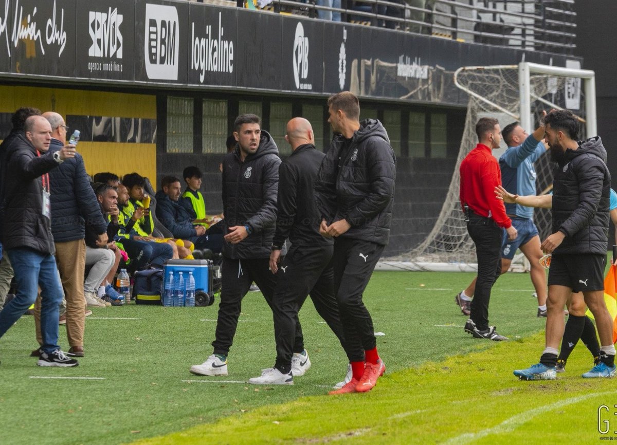 ivancuglez's tweet photo. "Si nos dieron por muertos, déjales que brinden, y hagan sus plegarias"
@REALUNIONCIRUN #SomosPrimeraRFEF Gracias #StadiumGal Día para el recuerdo https://t.co/BAMwz2LlLj