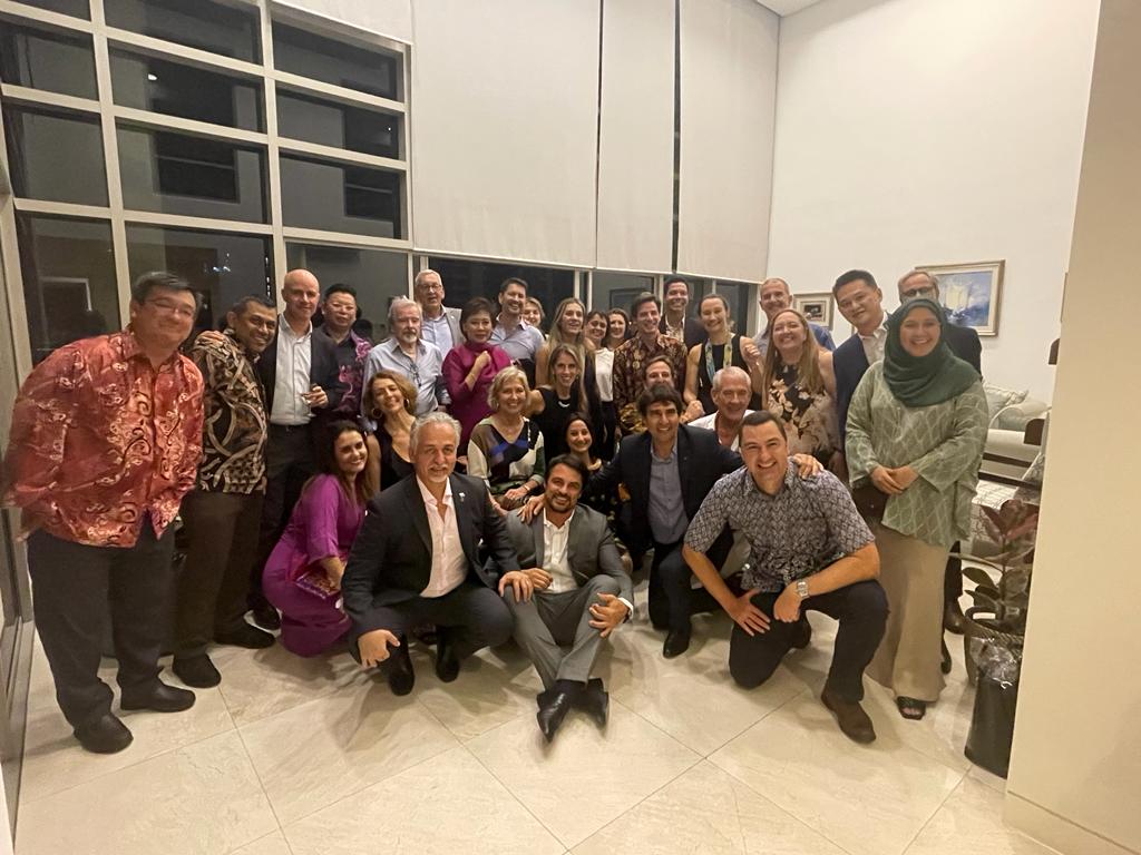 Durante unos días triplicamos la cantidad de uruguayos en Kuala Lumpur.... y nos hicimos sentir!! <a href="/MercosurAseanCC/">MACC MercosurAsean</a> <a href="/i_bartesaghi/">Ignacio Bartesaghi</a> <a href="/NPotrie/">Nicolas Potrie</a>