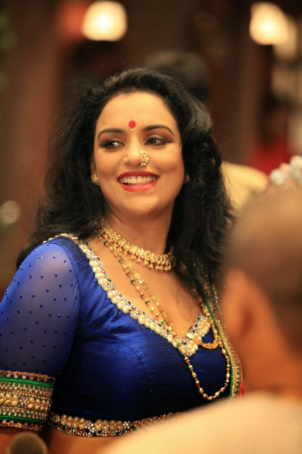 Swetha Menon Malayalm Actress, iiQ8 Mallu Aunty Hot, Smiley Swetha Menen