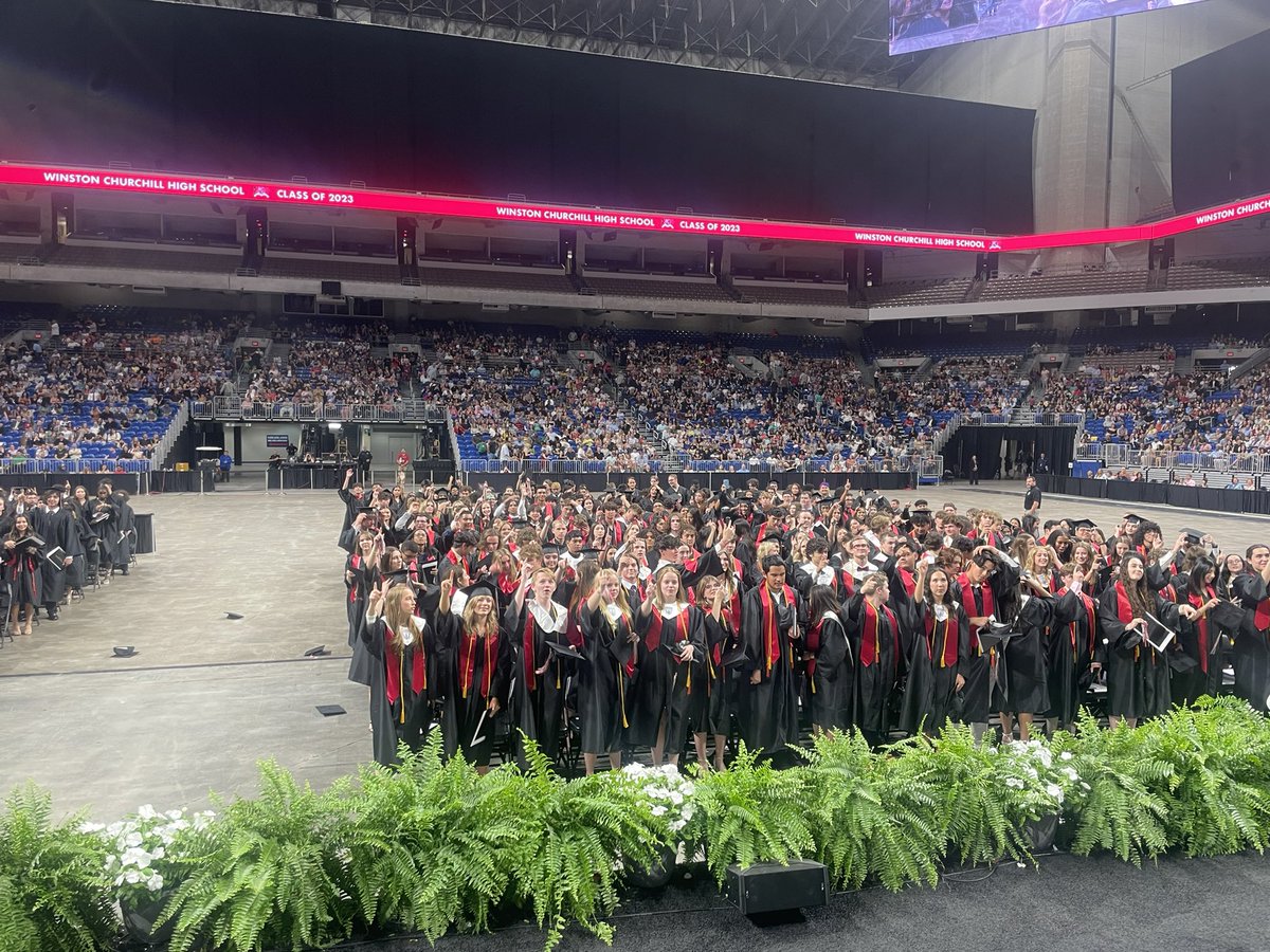 bloomer_sa's tweet photo. What a night! Super proud of the Class of 2023! @churchillpta @WCRonHarris @WCOrchestra @texashector @torey_leitzke @tlozano628 @agallen2002 @jferschafer @RootEdSA #BetterTogether https://t.co/TxuyhzHcx4