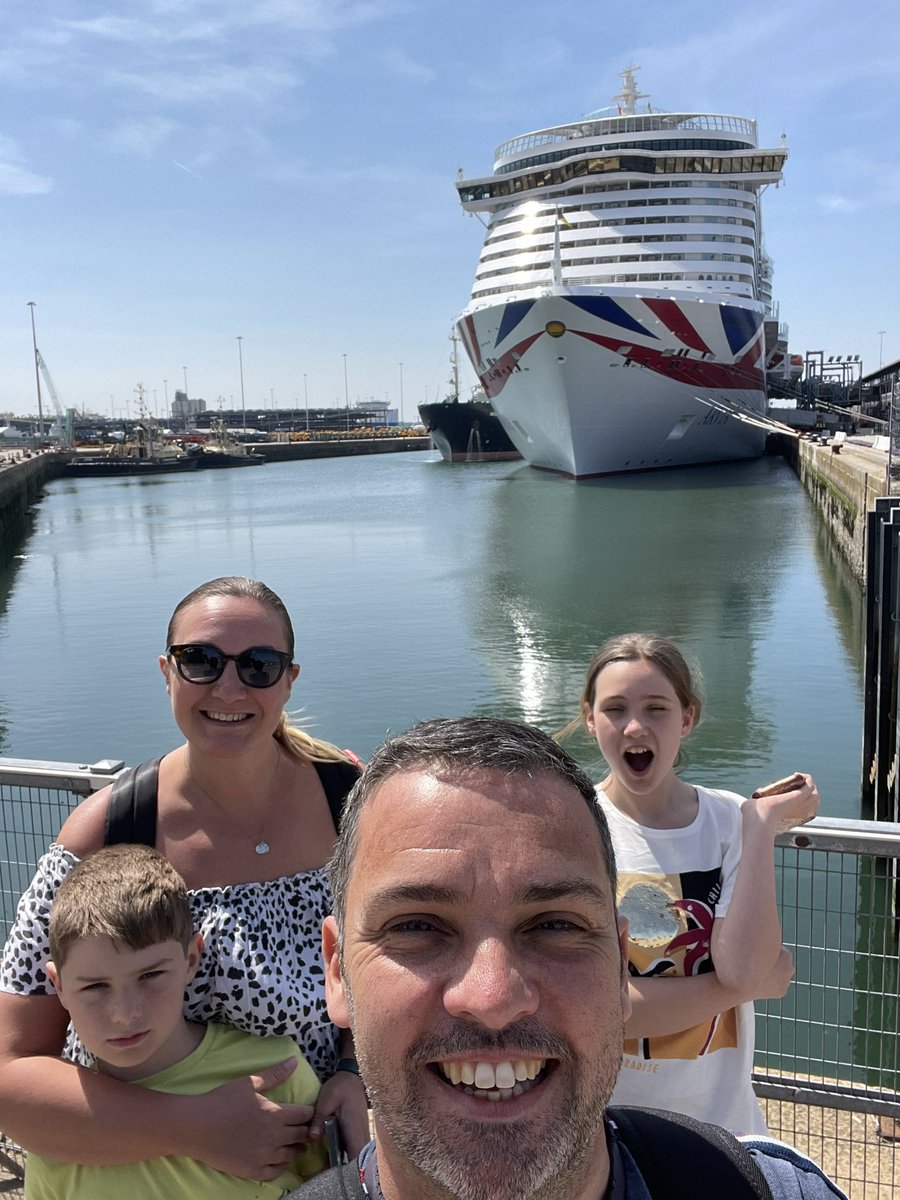 It’s #arvia time for the 4bs…two weeks round the med, we checked in and ready to head onboard! P&O now has two q’s ontime and early arrivals makes it a smooth transition for us!! Can’t wait…..@pandocruises