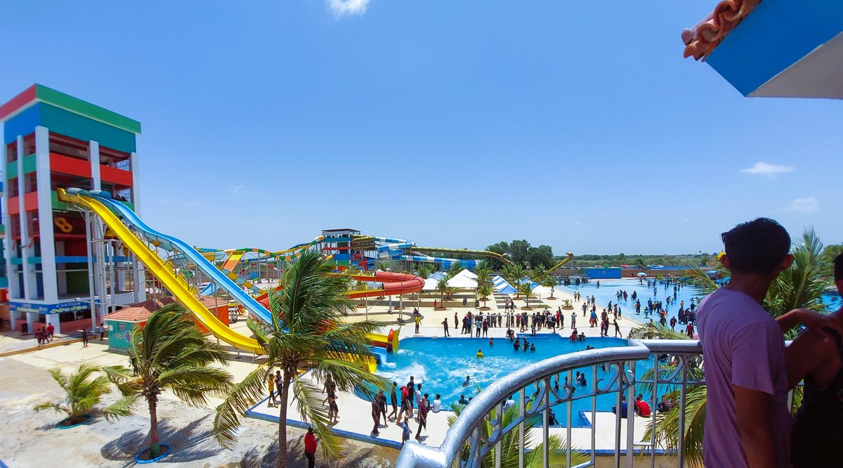 #WaterParkExcitement #WaterParkVibes #SummerThrillsAtTheWaterPark #SummerFunAtTheWaterPark