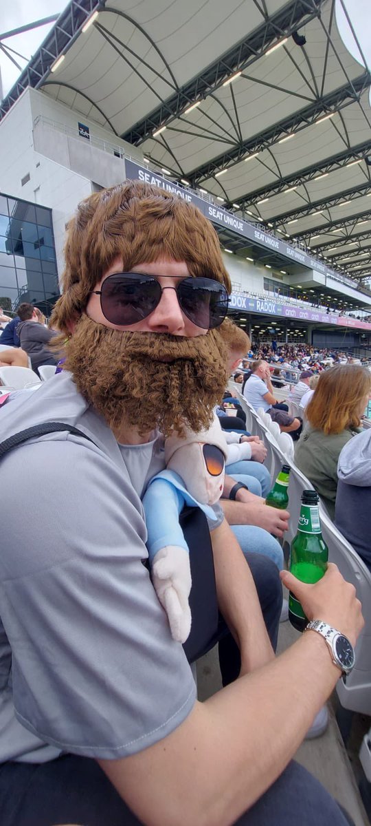 Get Alan on the big screen for his stag do!🍻
#Yorkshirefamily <a href="/YorkshireCCC/">Yorkshire CCC</a>