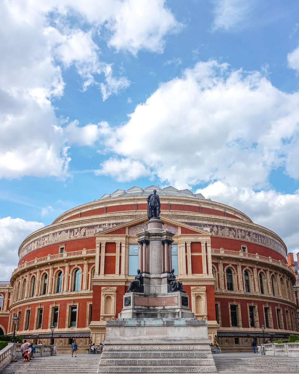 Royal Albert Hall📍 An iconic place to experience the magic of music🎶 [📸 @mimi145] #LetsDoLondon #VisitLondon bit.ly/3oBF8V9