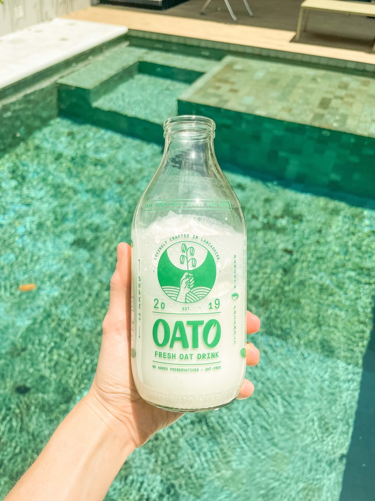 oatofresh's tweet image. Chilling with my favorite summer combo: Oat milk and sunny days ☀️🥛

oato.co.uk

#oato #oatofresh #oatmilk #oatomilk #oatmilkdelivery #vegan #plantbased #healthy #cleaneating #oats #dairyfree #vegansofig #nutmilk #plasticfreeliving #freshoatmilk #veganmilk
