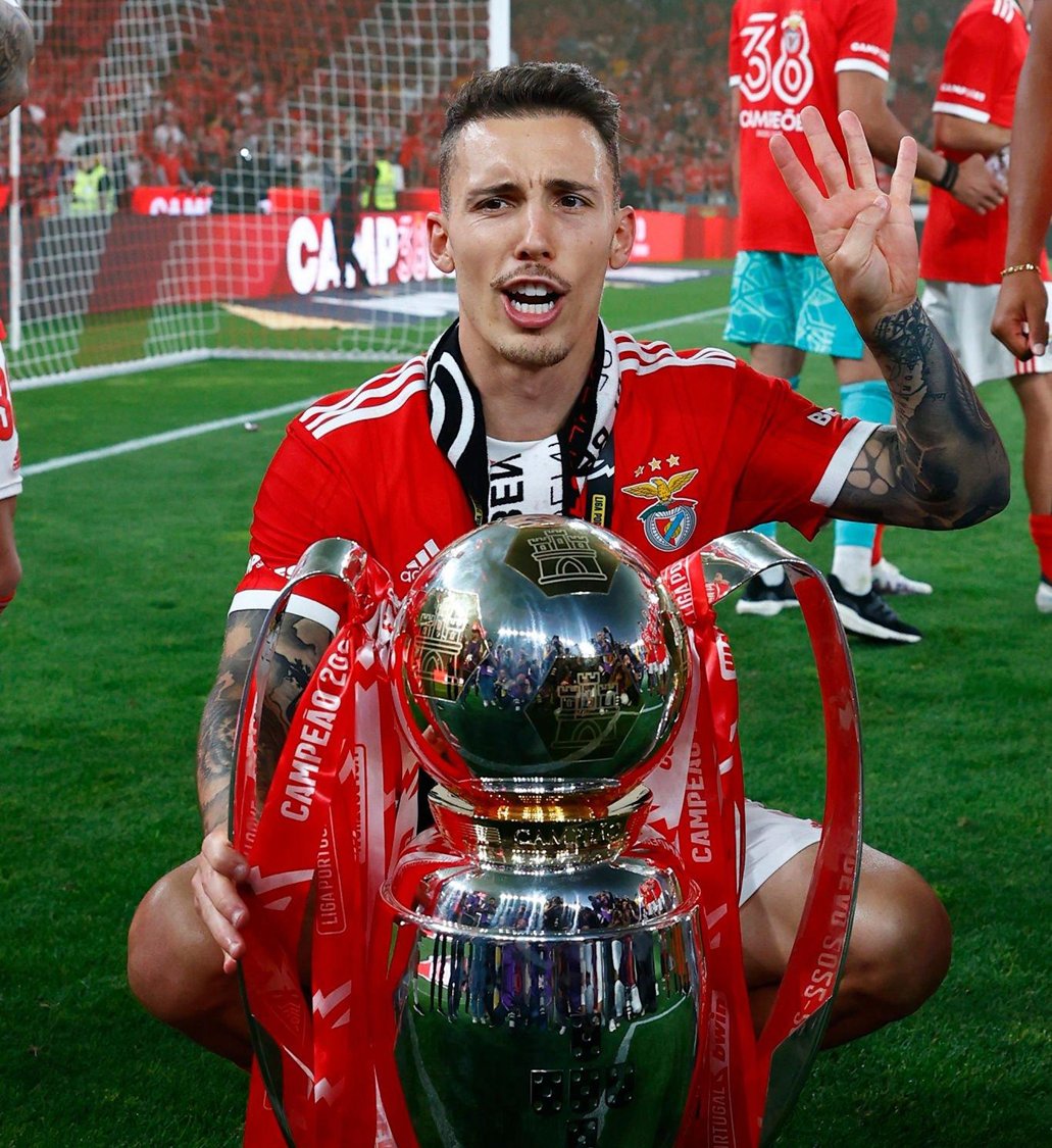 Tens quantas <a href="/otaviomonteiroo/">Otávio Monteiro</a>?