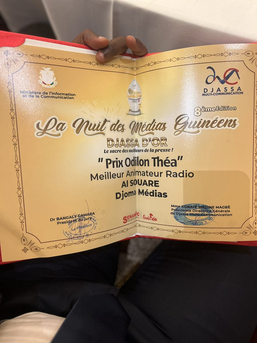 Le groupe <a href="/DjomaMedia/">DJOMA MEDIA</a> récompensé à travers deux prix à la 8ème édition du #DjassadOr en marge de la <a href="/Senamic_gn/">senamic_gn</a> 

Meilleur animateur radio 
Meilleur Présentateur Télé 

Félicitations à tous les reporters et techniciens qui travaillent dans l’ombre.

Bravo <a href="/kaliloulare1/">Kalil OULARE</a>