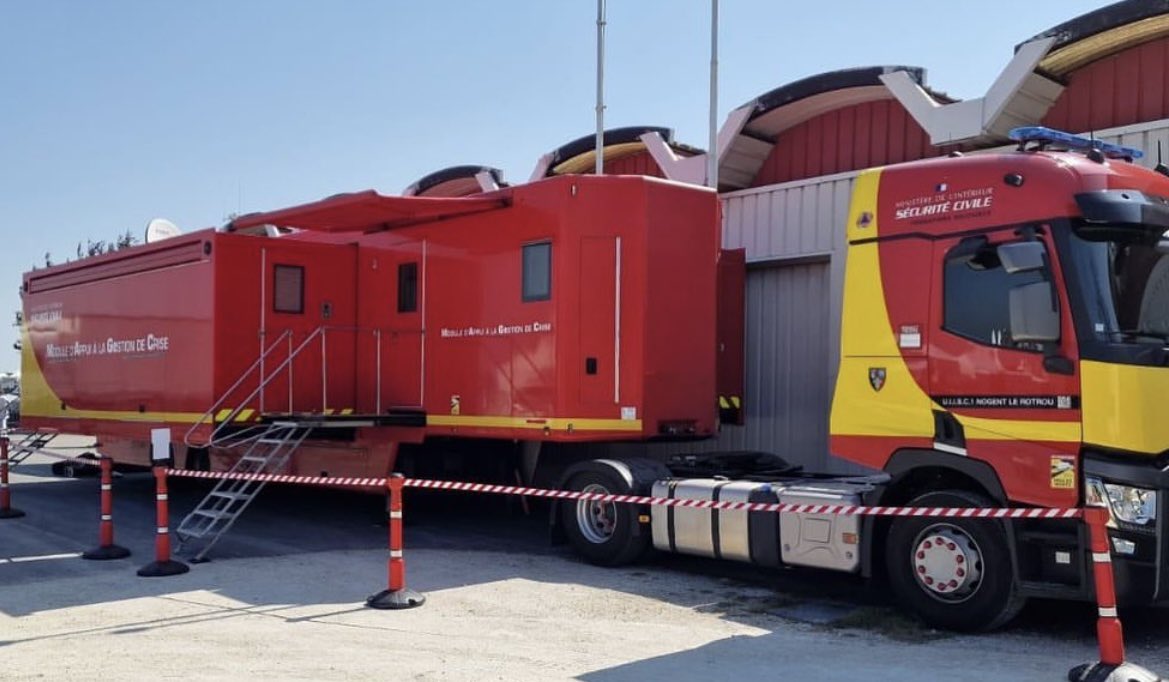 AllaisF's tweet image. 🇫🇷🚒Les  sapeurs-sauveteurs de l&apos;#UIISC1 ont déployé le Module d&apos;appui à la gestion de crise (#MAGEC) de la @sec_civile_france permettant de coordonner l&apos;ensemble des services mobilisés ce week-end sur le Temps des Hélices.            ——————————📷uiisc1