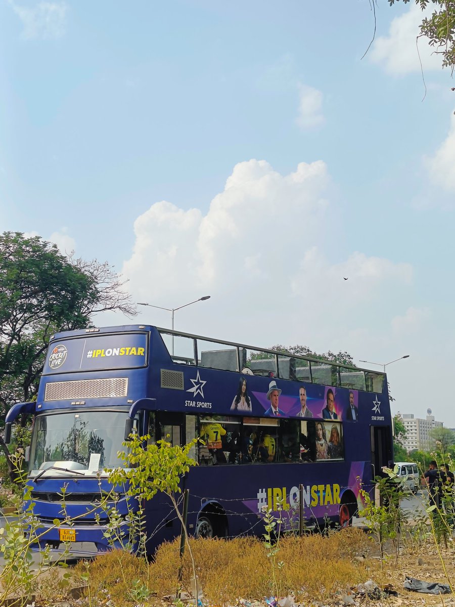 #LiveVisuals- Fans started Entering into Stadium for Mega #IPLFinal and Tight Security ahead of Big Finale.🏆🏟️

Spotted @StarSportsIndia
IPL Bus also.🔥

#IPL2023
#GTvCSK #IPLOnStar
#TataIPLFinal
#CricketTwitter 
#NarendraModiStadium