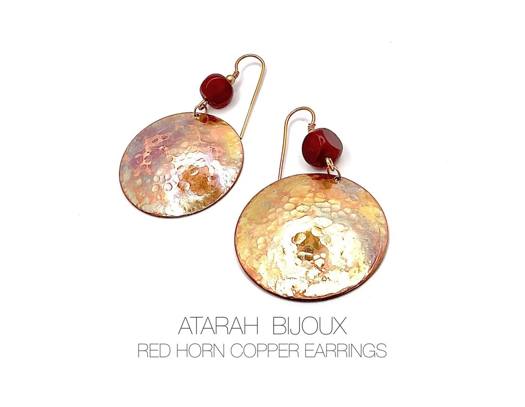 Copper Disc Earrings with Red Horn
buff.ly/3Kxfs0Q
#EthnicJewelry #BohemianJewelry #CopperEarrings #Accessories #JewelryTrends #AtarahBijoux #Earrings #Winter #UKSmallBusiness