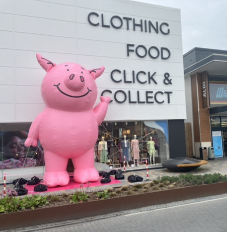 SSSSH! Can you keep a secret? You heard it here first 👀 Inflatable @official_percypig is coming to Westquay! Click here to discover when 👉 bit.ly/3OGvHyc