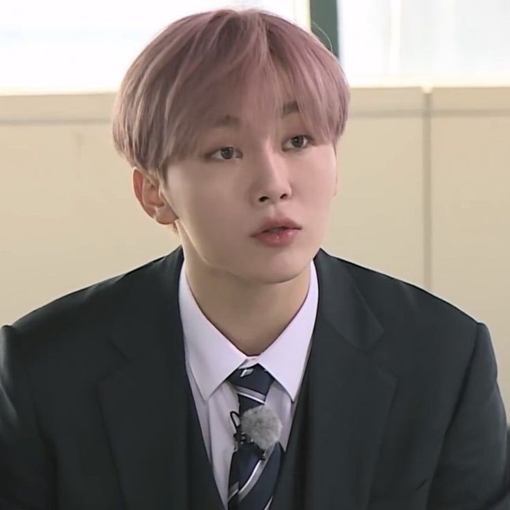 alwaysboos's tweet photo. i will never shut up about pink hair seungkwan https://t.co/7m2kljyTTT