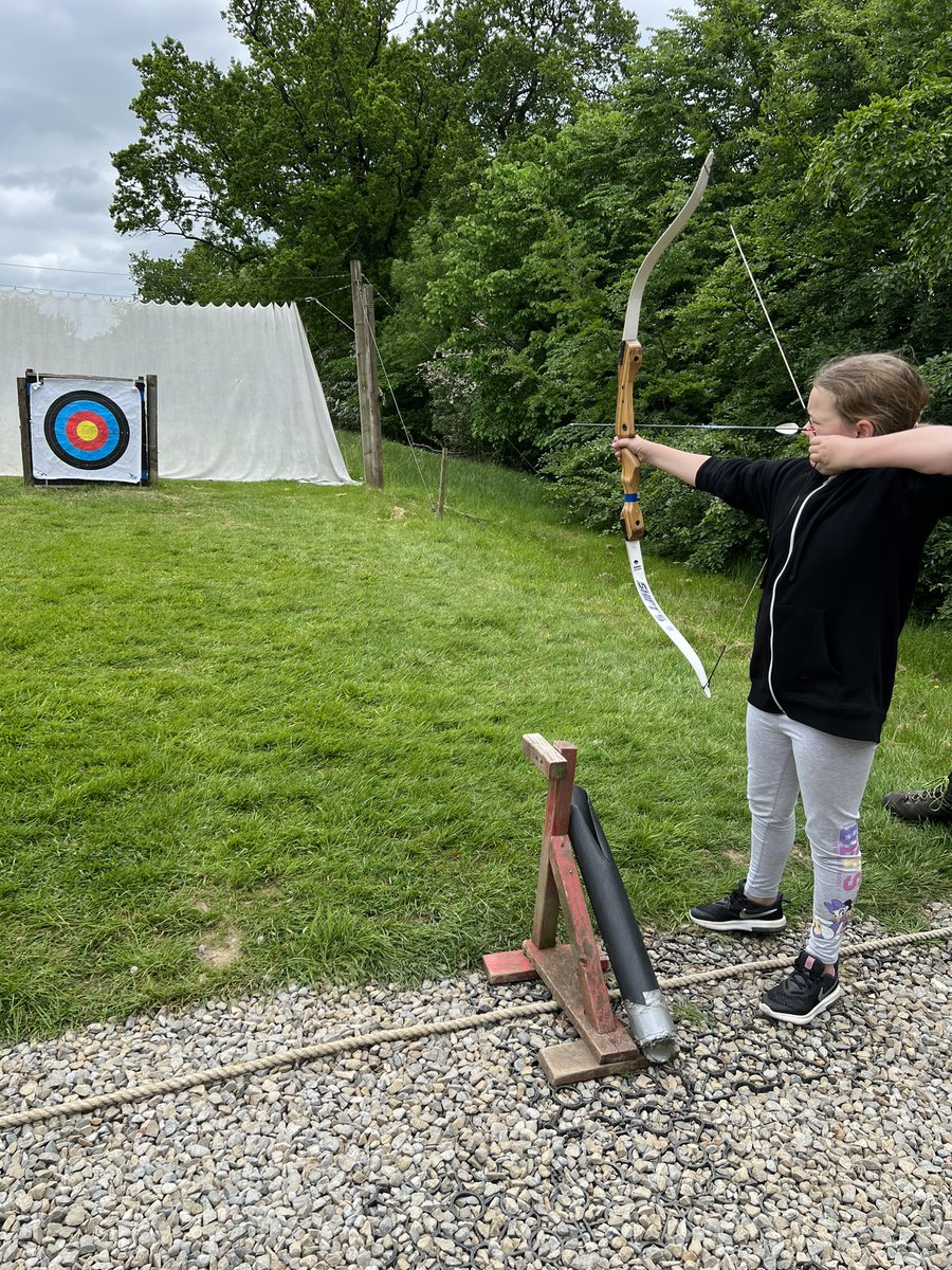 Who's got an Apple? Archery time! After adding some drainage to the grass, the girls are making progress!
-
-
-
#Girlguiding #Brownies #Adventure @girlguiding @girlguiding_lse @girlguidingnwe @waddowhall_ #waddowhall