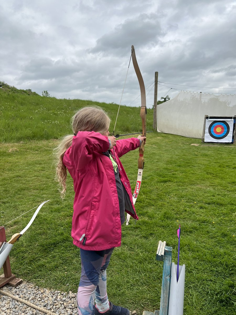 4thHeyBrownies's tweet photo. Who's got an Apple? Archery time! After adding some drainage to the grass, the girls are making progress!
-
-
-
#Girlguiding #Brownies #Adventure @girlguiding @girlguiding_lse @girlguidingnwe @waddowhall_ #waddowhall https://t.co/b3RuYWLgfJ