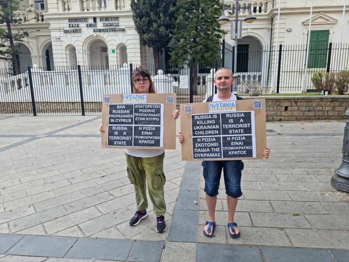 KovchegLive's tweet photo. 27th May, Limassol
Russian activists held their regular Saturday anti-war picket to draw attention to the issue of child deportation and to demand protection for the children
#SaveChildrenFromPutinism
#RussiansAgainstWar https://t.co/hU77FrzaIl