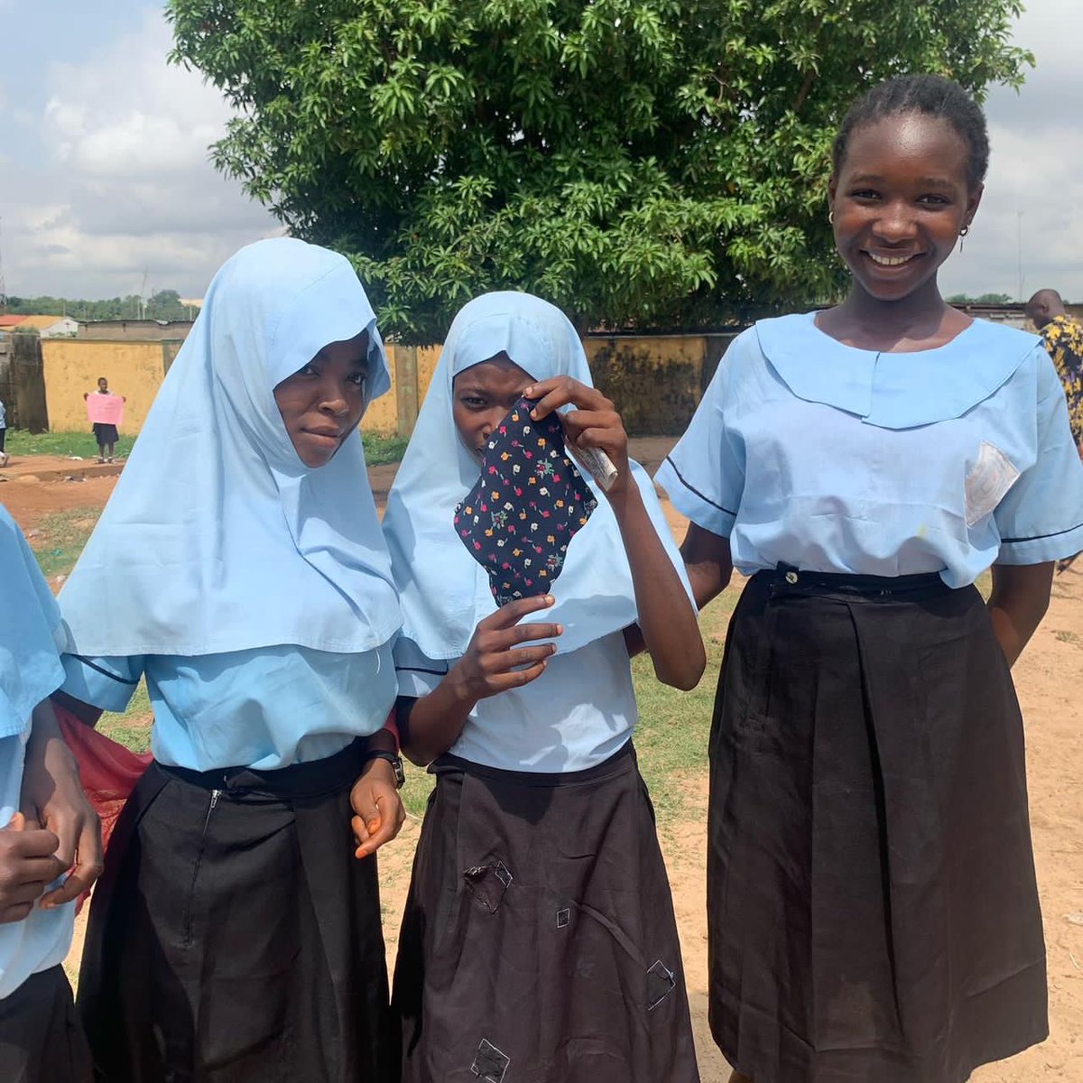 rumilifekit's tweet photo. Happy Menstrual Hygiene Day!!!

To mark this special day, we teamed up with @thegirlchildvsi to teach 100 girls at Junior Secondary School Kuchigoro Abuja how to make their own reusable sanitary towels.

#menstruation #menstrualhygieneday #reusablepads #education #femalehealth https://t.co/PYClwNJ7oN