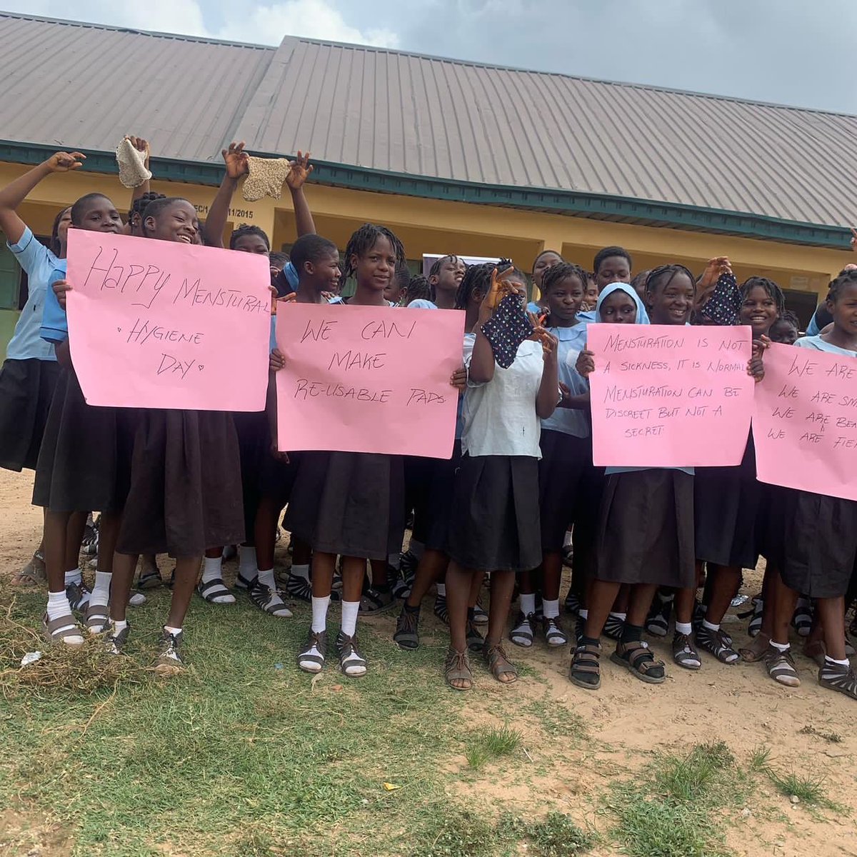 rumilifekit's tweet photo. Happy Menstrual Hygiene Day!!!

To mark this special day, we teamed up with @thegirlchildvsi to teach 100 girls at Junior Secondary School Kuchigoro Abuja how to make their own reusable sanitary towels.

#menstruation #menstrualhygieneday #reusablepads #education #femalehealth https://t.co/PYClwNJ7oN