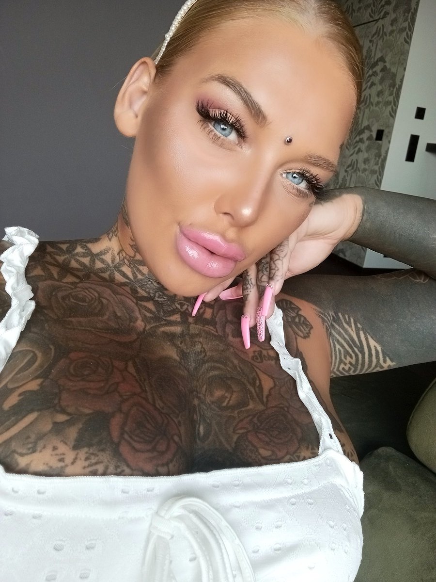 💋