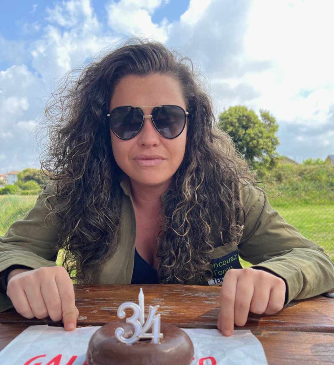 marinaesnal's tweet image. Parece que hoy hay globitos en mi perfil…

MUCHAS GRACIAS a todos por las felicitaciones, de verdad. ❤️

#Mehagoviejita #34 😅🎂💀