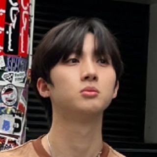 [🌼] Weverse content

Hui has changed his profile picture on Weverse!

#후이 #HUI #펜타곤 #PENTAGON