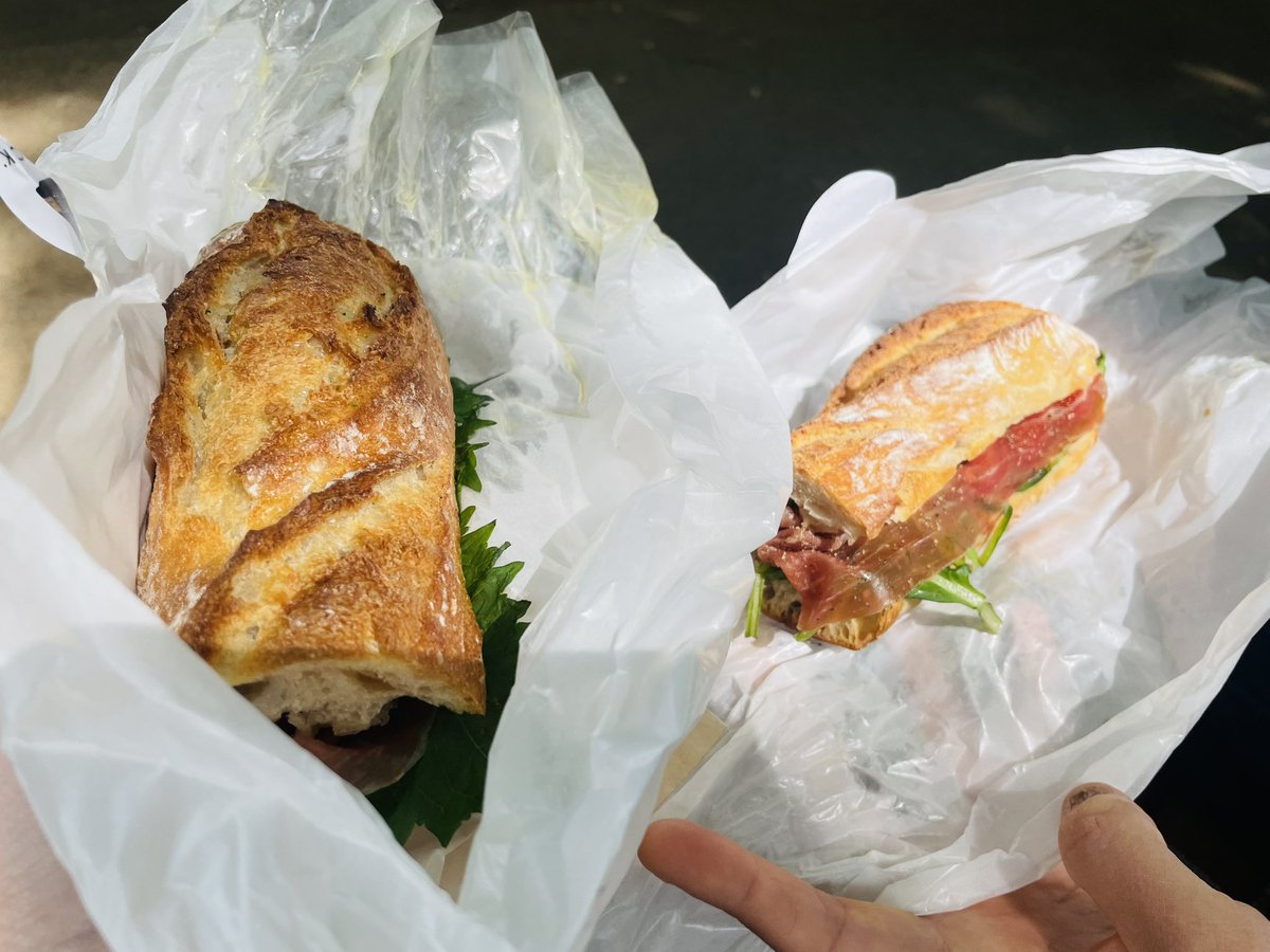 szkaoin's tweet image. 代々木公園でオシャレランチ🥪
かと思いきや、欲には勝てなかった🐟

#camelback
#ひいらぎ