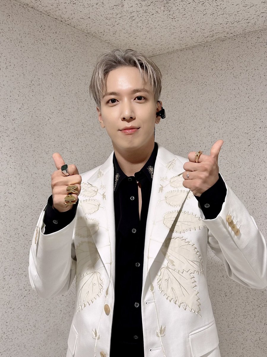 CN_FANCLUB's tweet photo. [📸] 2023 JUNG YONG HWA LIVE ‘ALL-ROUNDER’ DAY 2

정용화는 BOICE 하나만 언제나 바라볼게
매일매일 사랑해 앞으로도 계속 사랑해 죽을 때까지 사랑해💙

#CNBLUE #씨엔블루 #정용화 #JUNGYONGHWA #ALL_ROUNDER https://t.co/nRKkCNKOAZ