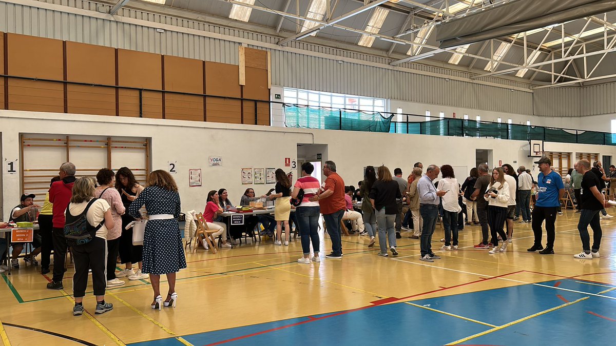 🎧 Los candidatos autonómicos en #LaRioja ya han ejercido su derecho a voto

🎧 Escucha los mensajes que han lanzado esta mañana
<a href="/por_larioja/">Por La Rioja</a> <a href="/voxlarioja/">VOX La Rioja</a> @PR_EspVaciada <a href="/Podemos_LaRioja/">Podemos La Rioja</a> <a href="/iurioja/">IU La Rioja 🔻</a> <a href="/CsLaRioja/">Ciudadanos La Rioja</a> <a href="/LaRiojaPP/">PP La Rioja</a> <a href="/PSOELaRioja/">PSOE La Rioja / ❤️</a> 

cadenaser.com/rioja/2023/05/…