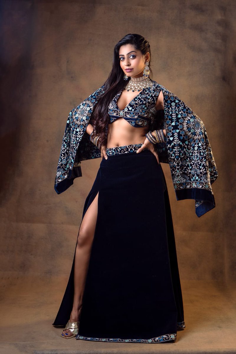 Kuttyma Tamil TV (@kuttymatamiltv) on Twitter photo #KuttymaTamilTV
#kmmedia #earthquake
Sensuality has a new identity and actress #Kuhasini nails it down perfectly with her dazzling looks in her latest click.
<a href="/Gkuhasini/">Kuhasini GnanaSeggaran</a>
<a href="/johnmediamanagr/">A. JOHN- PRO</a>
youtu.be/9aZxcONNdGo #KuttymaTamilTV
#kmmedia #earthquake
Sensuality has a new identity and actress #Kuhasini nails it down perfectly with her dazzling looks in her latest click.
<a href="/Gkuhasini/">Kuhasini GnanaSeggaran</a>
<a href="/johnmediamanagr/">A. JOHN- PRO</a>
youtu.be/9aZxcONNdGo