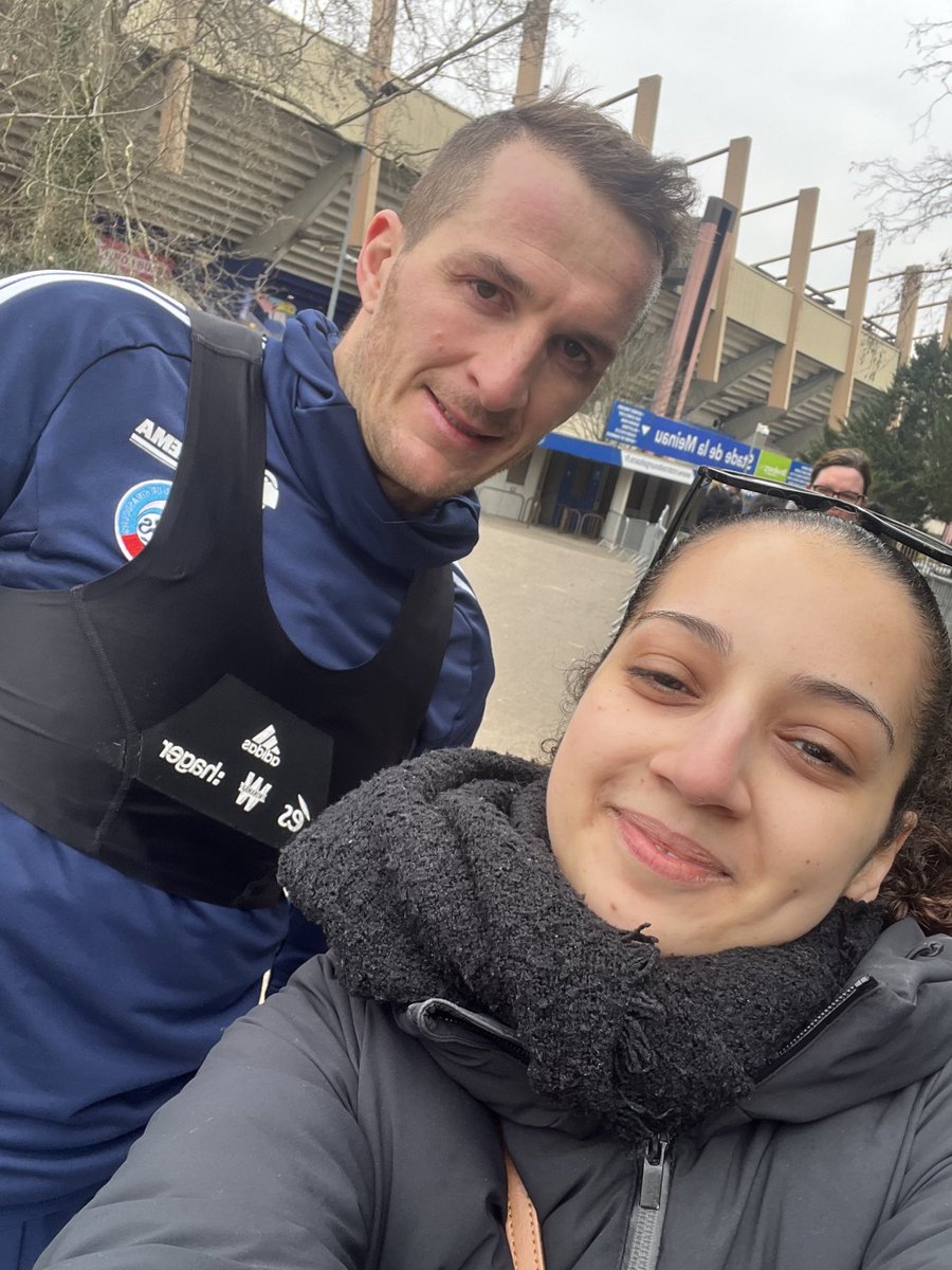 treehillw's tweet image. Merci pour toutes ces années au grand Lienard. Mon joueur favori,il va tant manquer à l’équipe, jai fait que pleurer hier de fortes émotions grâce à ce joueur entier, tjr à fond sur le terrain et tjr là pour remotiver l’équipe. Merci Dim on t’aime❤️. A jamais STRASBOURGEOIS.💙🤍