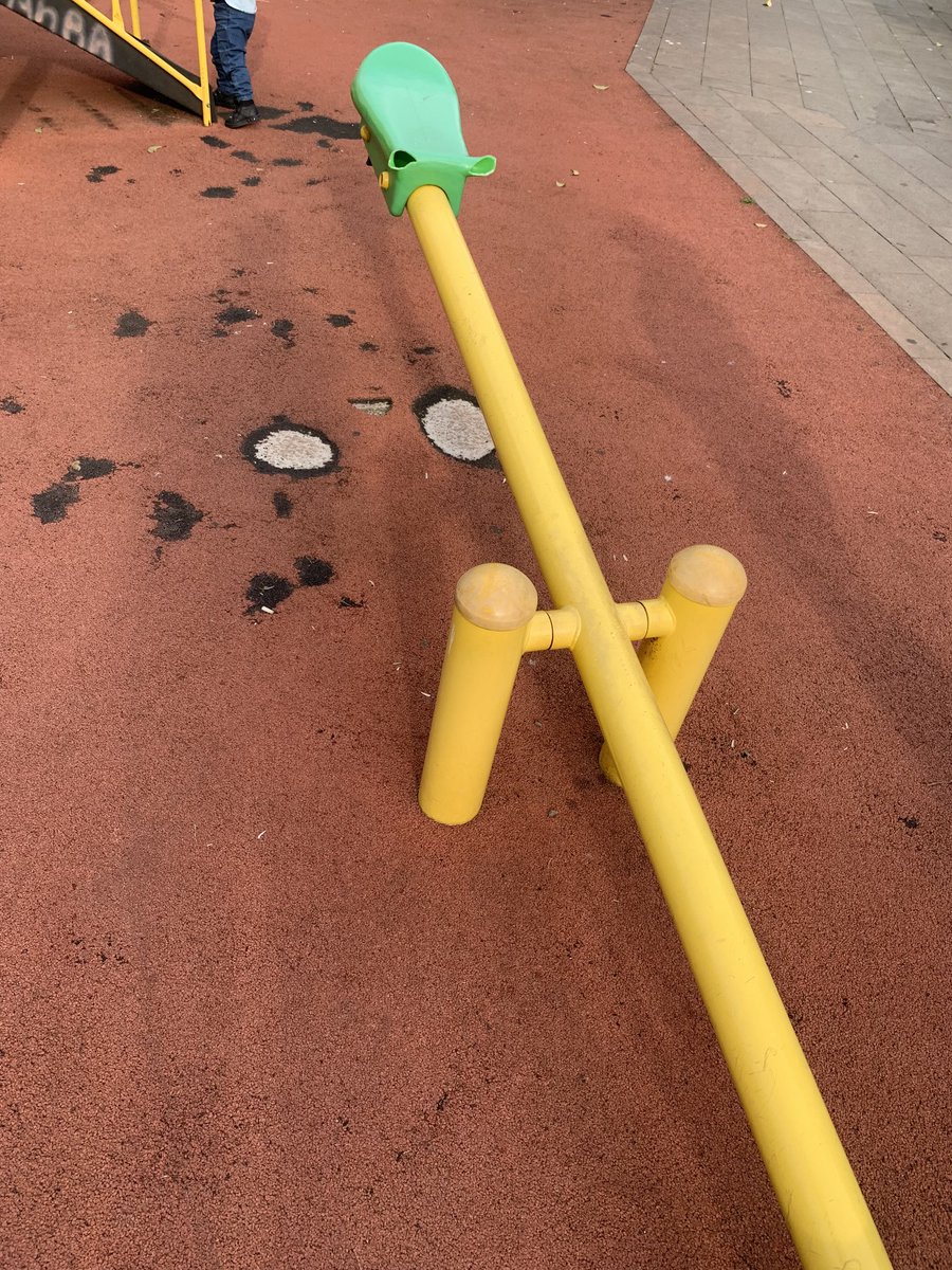 ⁦<a href="/MaltepeBelTr/">Maltepe Belediyesi</a>⁩ altayçeşme Parkı oyun grubundaki kırık için sizi bilgilendirmek istedim.