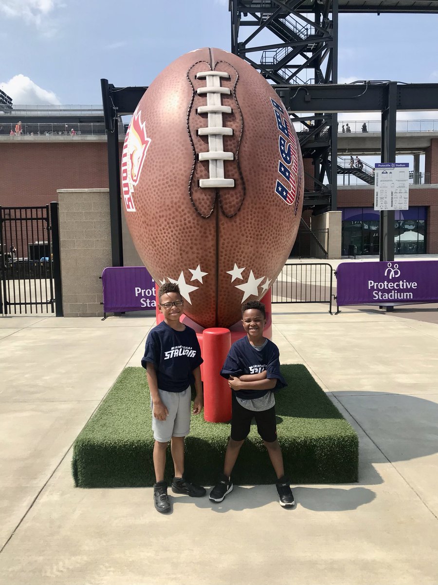 KendrickJMack's tweet photo. #USFL #GOSTALLIONS #BEATBREAKERS https://t.co/Lx2b3kBH6c