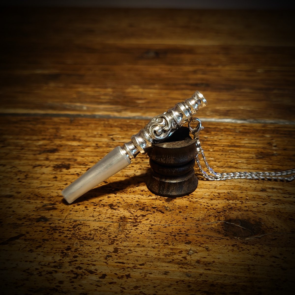 MOBFACTORY27's tweet photo. ★プレゼント企画★

【プレゼント内容】
唐草シーシャマウスピースセット

【参加方法】
フォロー＆RT(引用ツイートも可)

【抽選方法】
RTしてくれた方、リプをくれた方の中から適当に１名様選びます。

【応募期間】
6/17(土)まで。6/19(日)に当選者発表したと思います。  

【注意事項】
当選者発表はDMではなくtweetで行います。成りすましの偽アカウントにご注意下さい。

#mobfactory #シガレットホルダー #シガリロホルダー #シーシャ #シーシャマウスピース #マウピ #プレゼント企画 #プレゼント企画実施中