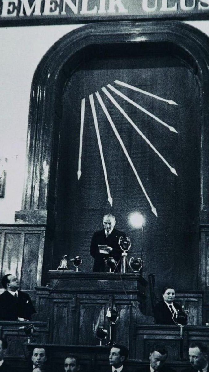 Silahıyla olduğu gibi beyniyle de mücadele mecburiyetinde olan milletimizin birincisinde gösterdiği kudreti ikincide de göstereceğine asla şüphem yoktur.

Mustafa Kemal Atatürk- 15 Temmuz 1921