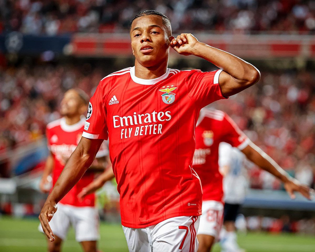 AdeptosdoSLB's tweet photo. Neres não precisou de mudar a nacionalidade para ser convocado à seleção 🤷🏼

CHORA BEBÉ 😭 https://t.co/a9VLdI4abG
