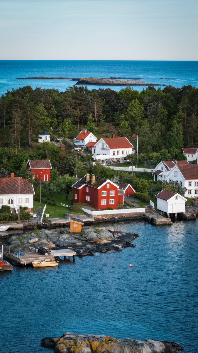 Testing out the 3x zoom on the Mavic 3 Pro 🏠